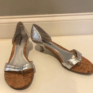 Kitten heel open toe shoe